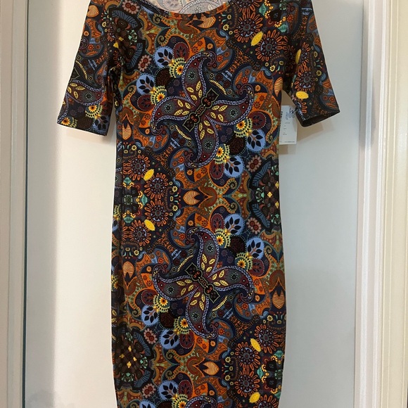 LuLaRoe Dresses & Skirts - LuLaRoe Multicolor Paisley Julia Dress
